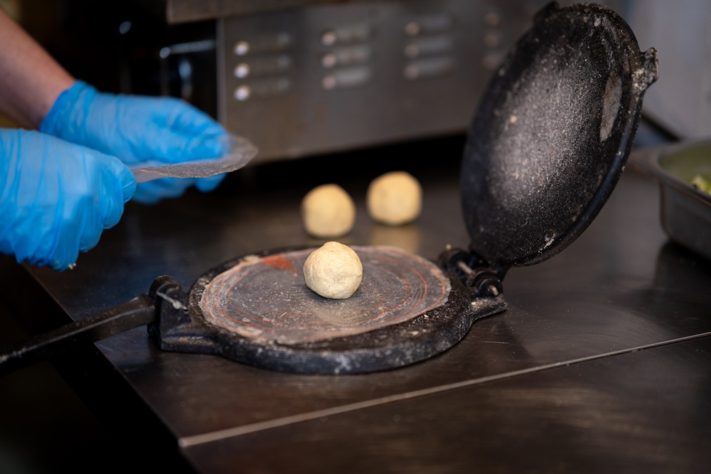 yellow corn masa - tortilla press